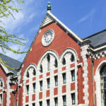 【受験生必見】慶応義塾大学の評判は？各学部の就職先やサークルをご紹介